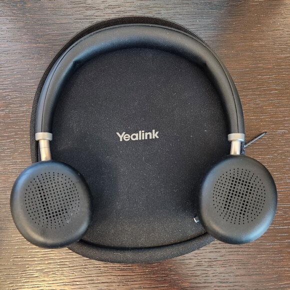 Yealink BH72 MS Teams Headset - Picture 2 of 3